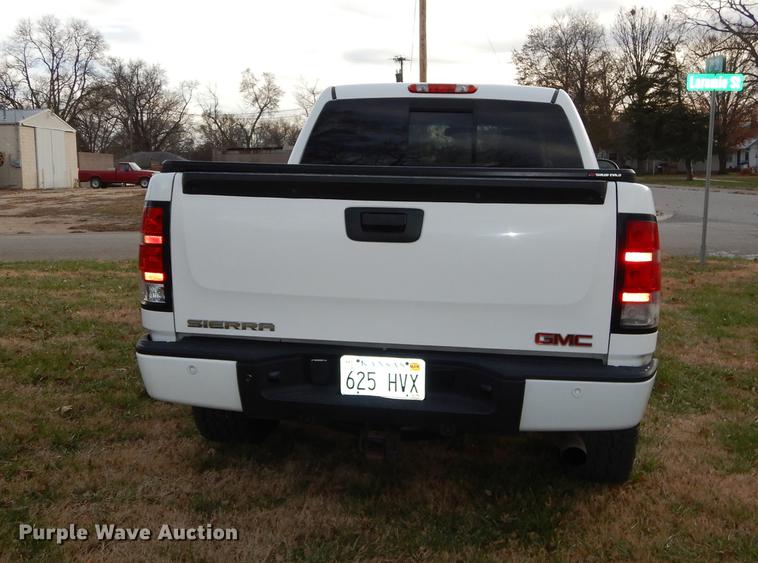 image for item K5787 2007 GMC Sierra 1500 Denali pickup truck