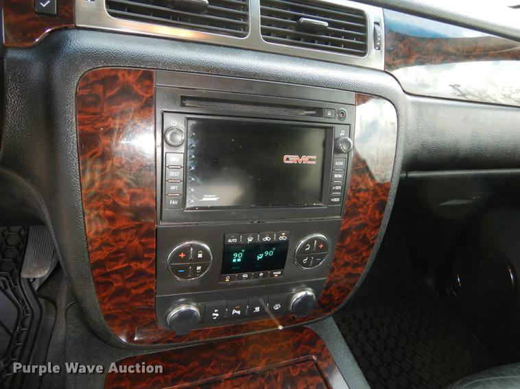 image for item K5787 2007 GMC Sierra 1500 Denali pickup truck