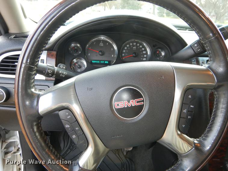 image for item K5787 2007 GMC Sierra 1500 Denali pickup truck