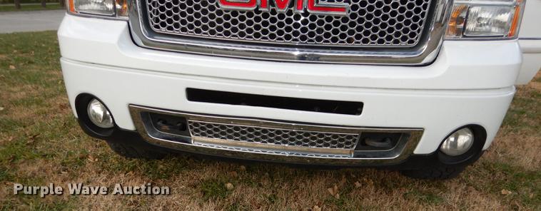 image for item K5787 2007 GMC Sierra 1500 Denali pickup truck