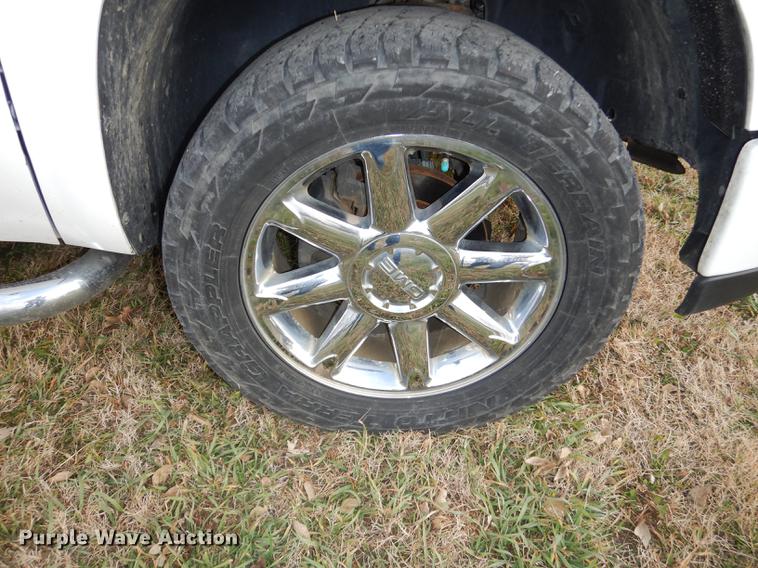 image for item K5787 2007 GMC Sierra 1500 Denali pickup truck