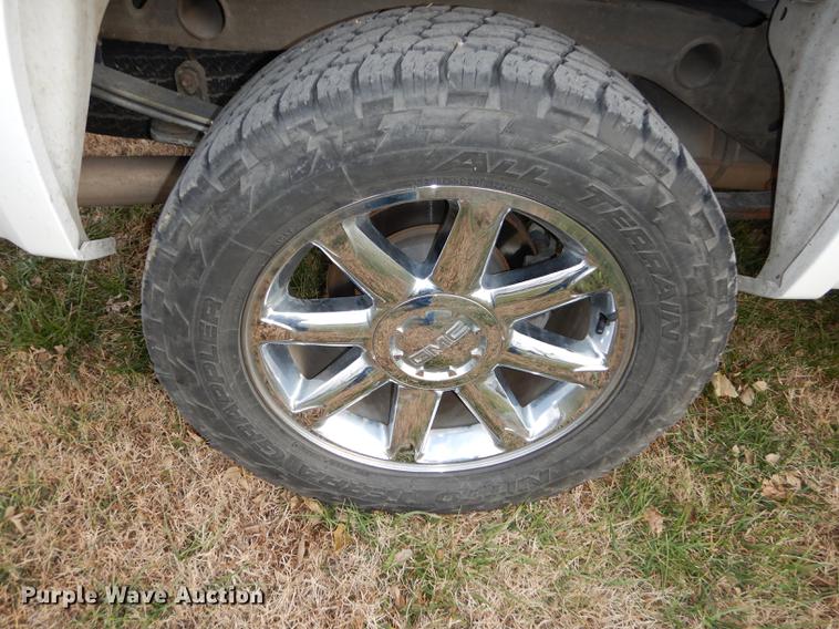 image for item K5787 2007 GMC Sierra 1500 Denali pickup truck