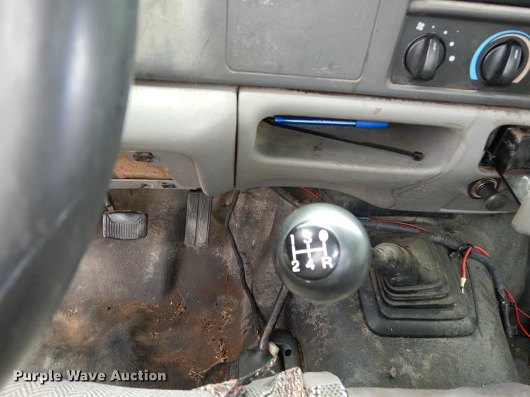 image for item K5792 1999 Ford F250 Super Duty XL pickup truck