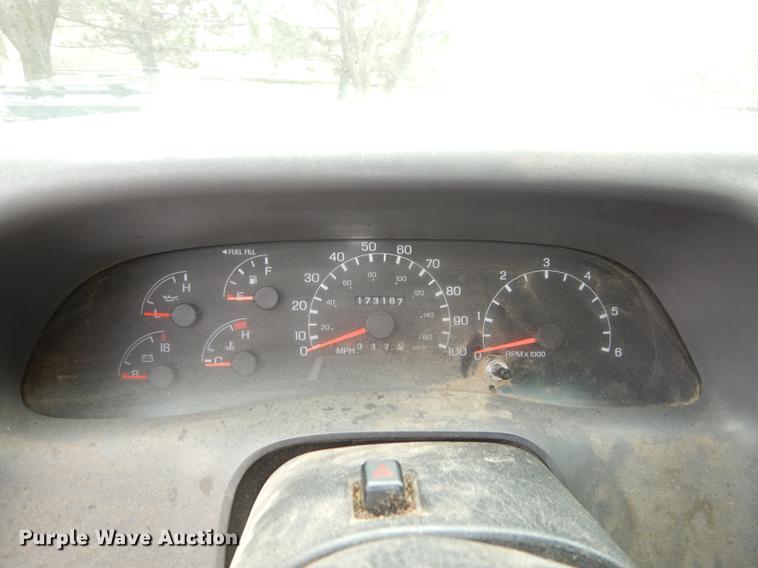 image for item K5792 1999 Ford F250 Super Duty XL pickup truck