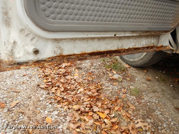 image for item K5792 1999 Ford F250 Super Duty XL pickup truck