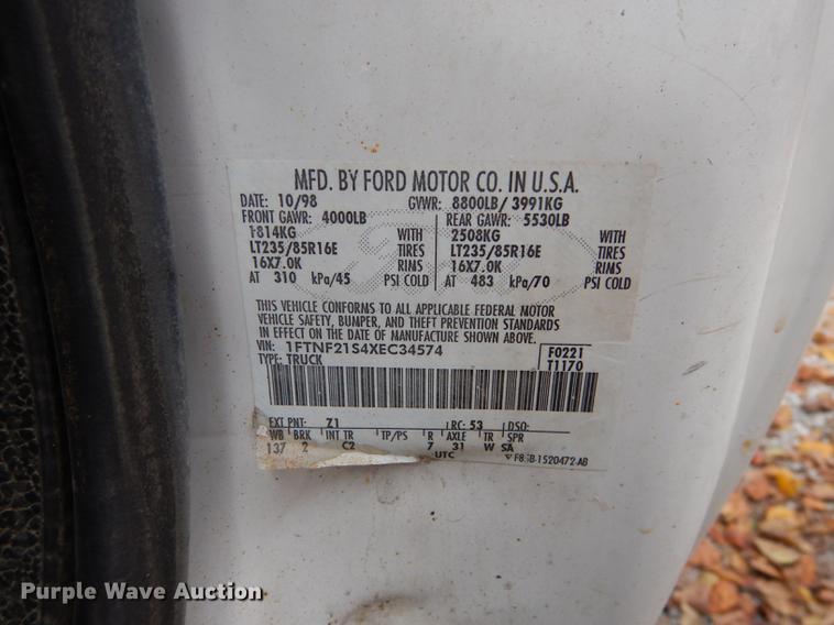 image for item K5792 1999 Ford F250 Super Duty XL pickup truck