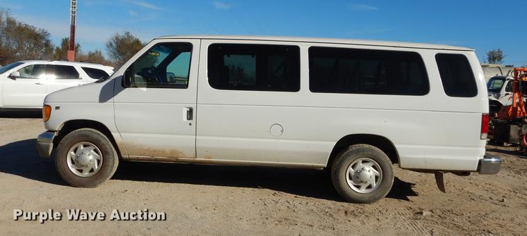 image for item K5795 2001 Ford Econoline E350 Super Duty XLT van