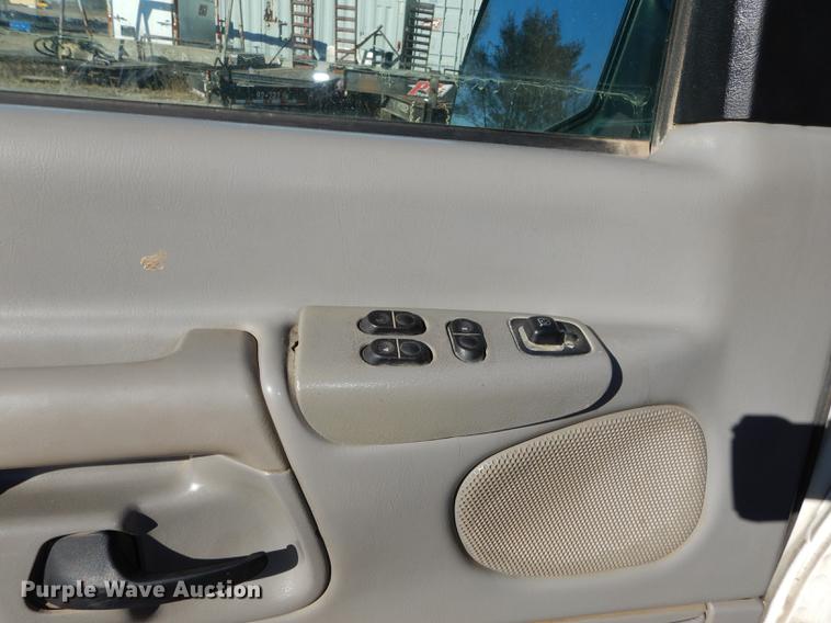 image for item K5795 2001 Ford Econoline E350 Super Duty XLT van