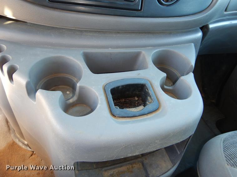 image for item K5795 2001 Ford Econoline E350 Super Duty XLT van