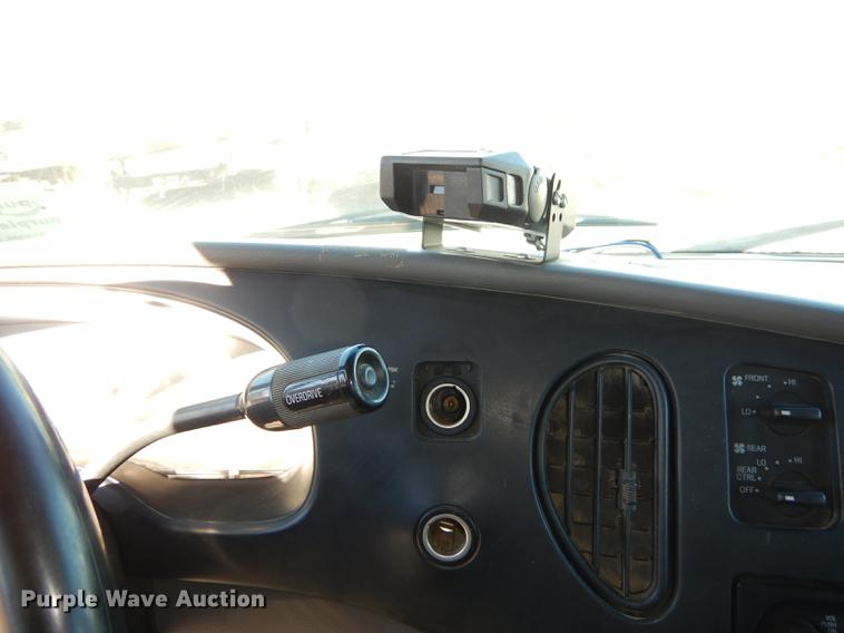 image for item K5795 2001 Ford Econoline E350 Super Duty XLT van
