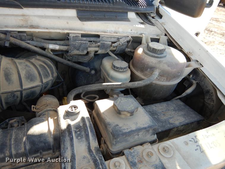 image for item K5795 2001 Ford Econoline E350 Super Duty XLT van