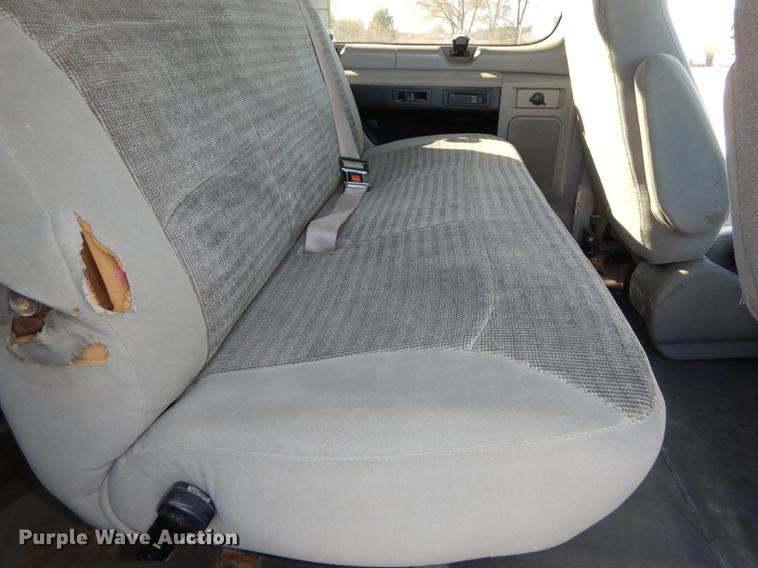 image for item K5795 2001 Ford Econoline E350 Super Duty XLT van