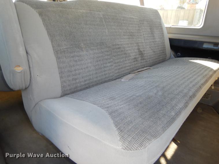 image for item K5795 2001 Ford Econoline E350 Super Duty XLT van