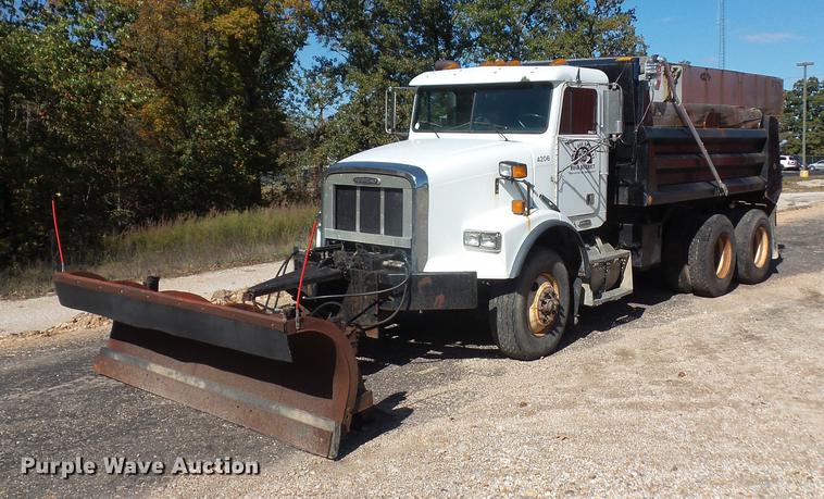 image for item BV9213 2001 Freightliner FLD120 dump truck