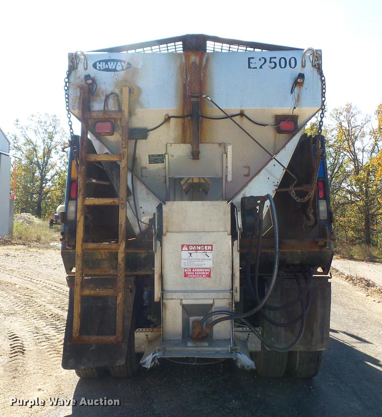 image for item BV9213 2001 Freightliner FLD120 dump truck