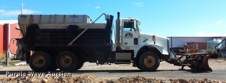 image for item BV9213 2001 Freightliner FLD120 dump truck