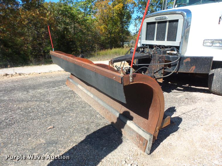 image for item BV9213 2001 Freightliner FLD120 dump truck