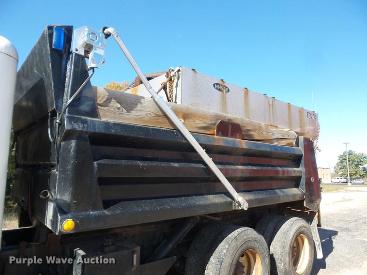 image for item BV9213 2001 Freightliner FLD120 dump truck