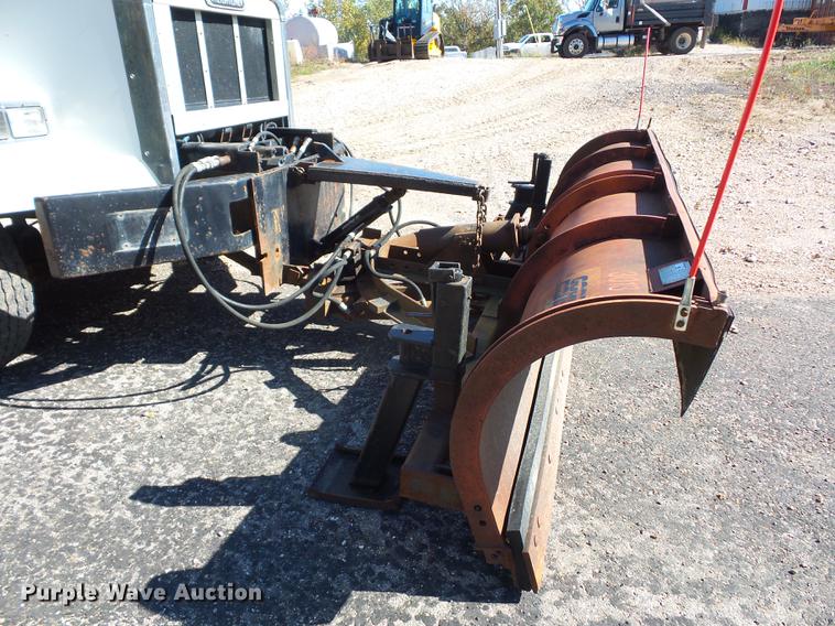 image for item BV9213 2001 Freightliner FLD120 dump truck