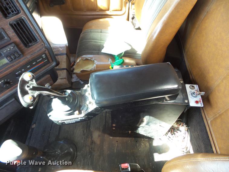 image for item BV9213 2001 Freightliner FLD120 dump truck