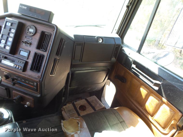 image for item BV9213 2001 Freightliner FLD120 dump truck