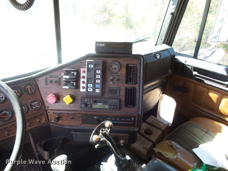 image for item BV9213 2001 Freightliner FLD120 dump truck