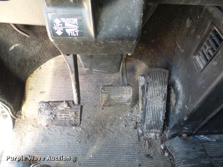 image for item BV9213 2001 Freightliner FLD120 dump truck