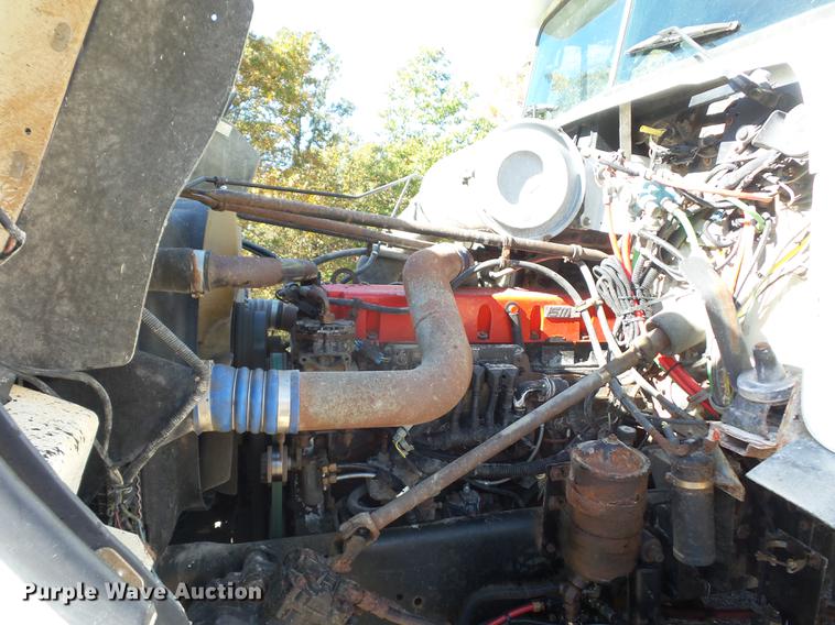 image for item BV9213 2001 Freightliner FLD120 dump truck