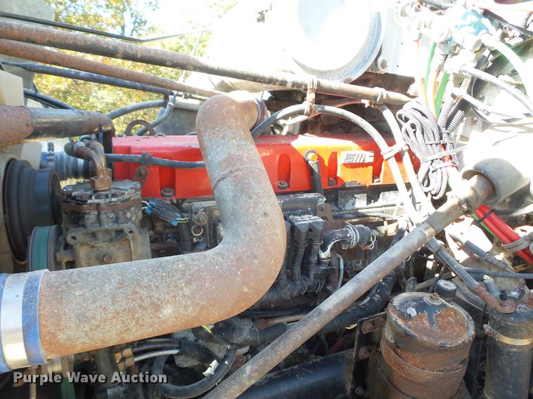 image for item BV9213 2001 Freightliner FLD120 dump truck