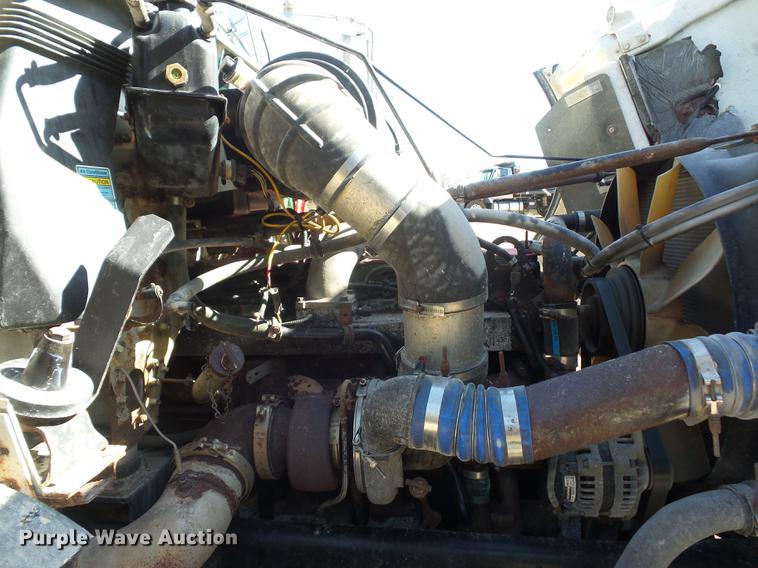 image for item BV9213 2001 Freightliner FLD120 dump truck