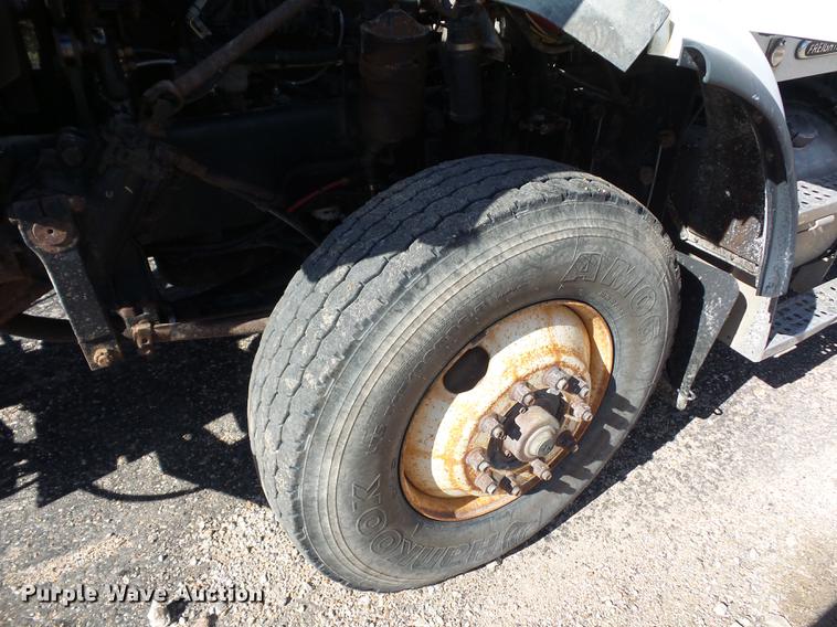 image for item BV9213 2001 Freightliner FLD120 dump truck