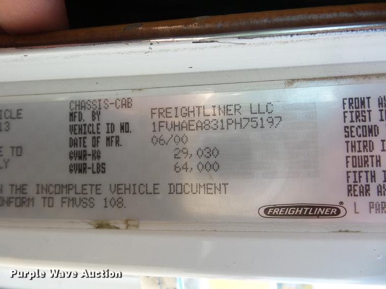 image for item BV9213 2001 Freightliner FLD120 dump truck