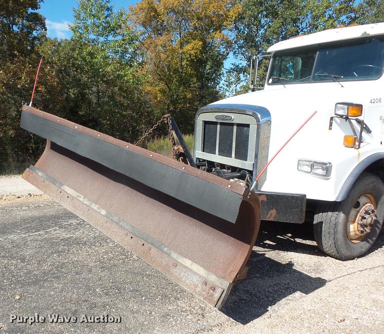 image for item BV9213 2001 Freightliner FLD120 dump truck