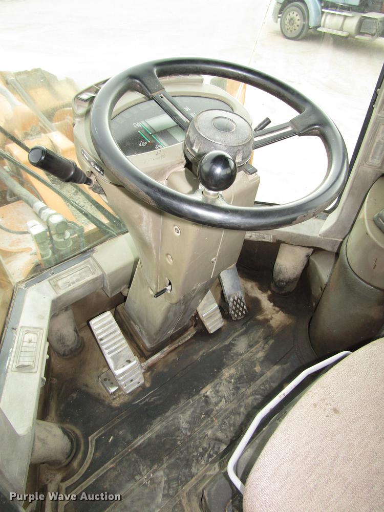 image for item DA3231 2005 Case 821C wheel loader