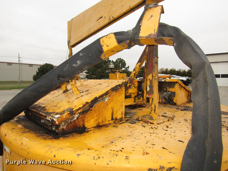 image for item DA3233 2008 Crafco EZ1000EB crack sealer