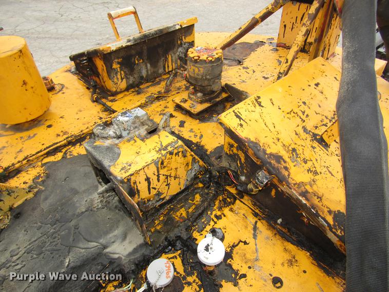 image for item DA3233 2008 Crafco EZ1000EB crack sealer