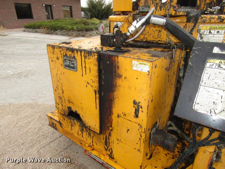 image for item DA3233 2008 Crafco EZ1000EB crack sealer