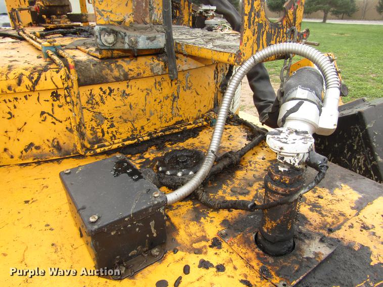 image for item DA3233 2008 Crafco EZ1000EB crack sealer