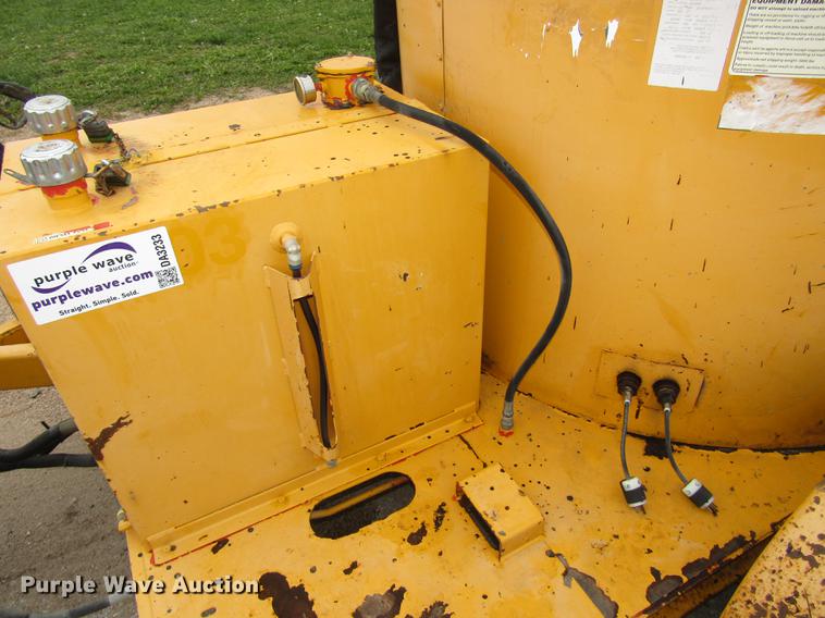 image for item DA3233 2008 Crafco EZ1000EB crack sealer