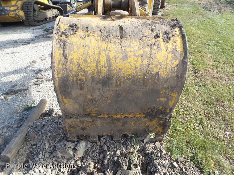 image for item DA7009 1995 John Deere 710D backhoe