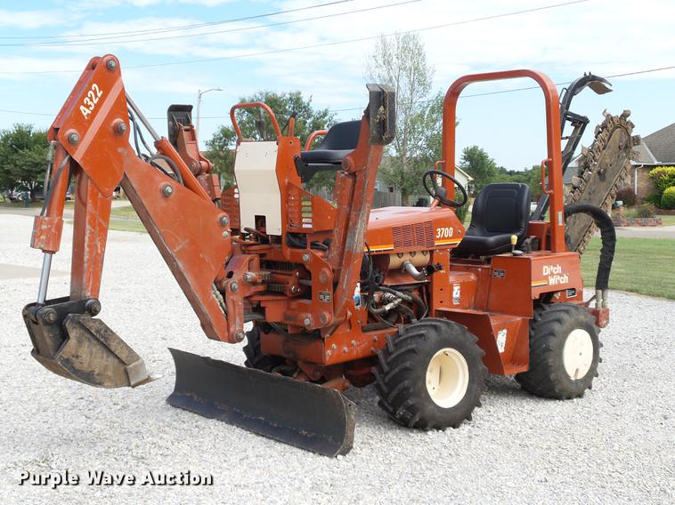 image for item DB4210 2000 Ditch Witch 3700DD trencher