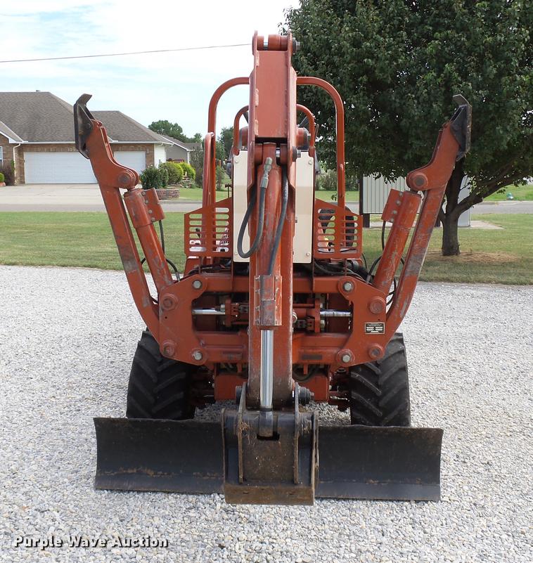 image for item DB4210 2000 Ditch Witch 3700DD trencher