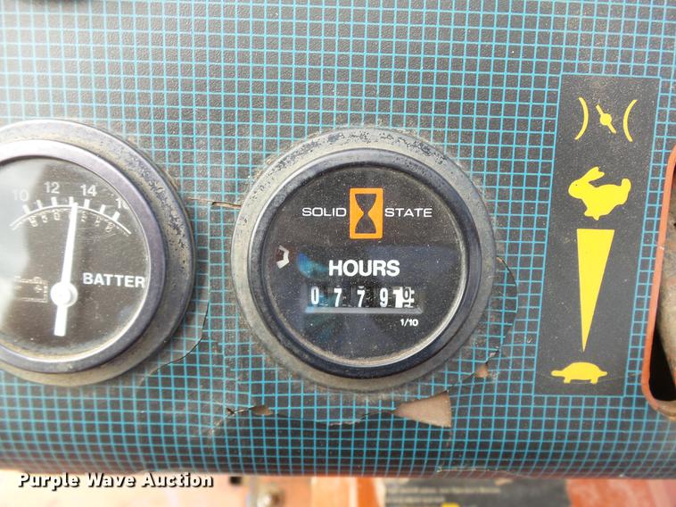 image for item DB4210 2000 Ditch Witch 3700DD trencher