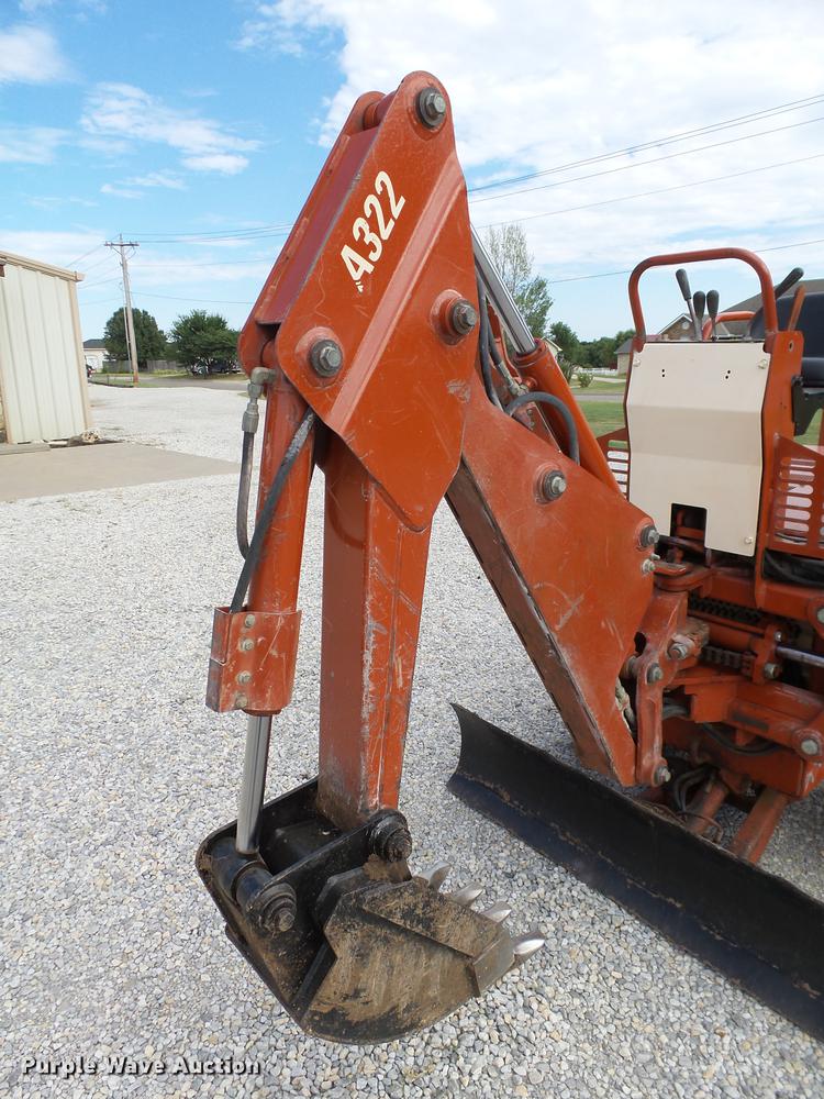 image for item DB4210 2000 Ditch Witch 3700DD trencher
