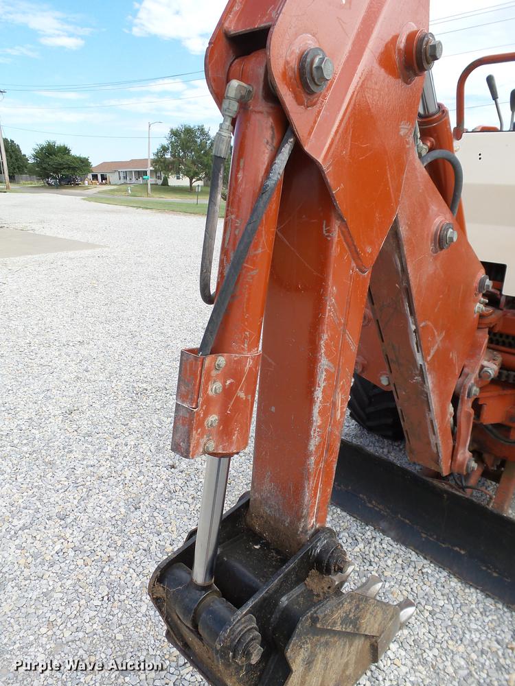 image for item DB4210 2000 Ditch Witch 3700DD trencher