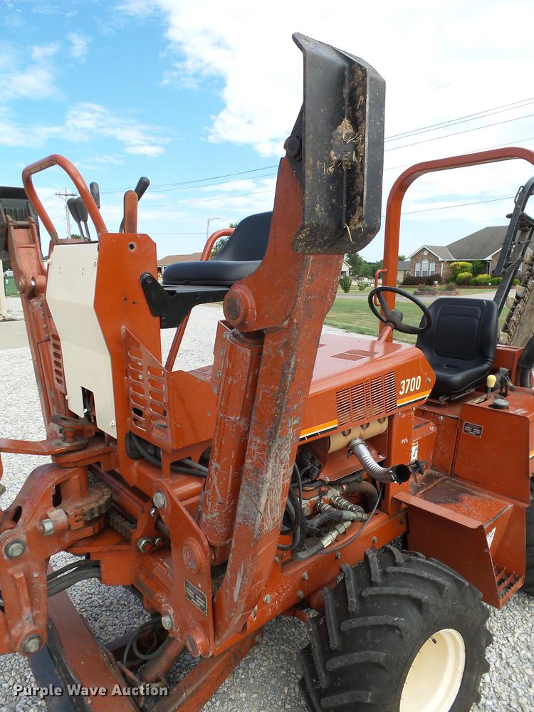 image for item DB4210 2000 Ditch Witch 3700DD trencher