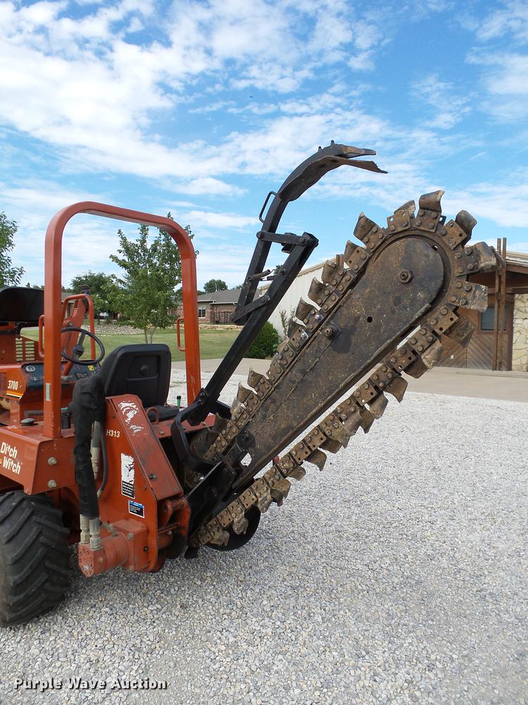 image for item DB4210 2000 Ditch Witch 3700DD trencher