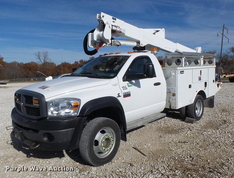 image for item DB5906 2009 Dodge Ram 5500 bucket truck