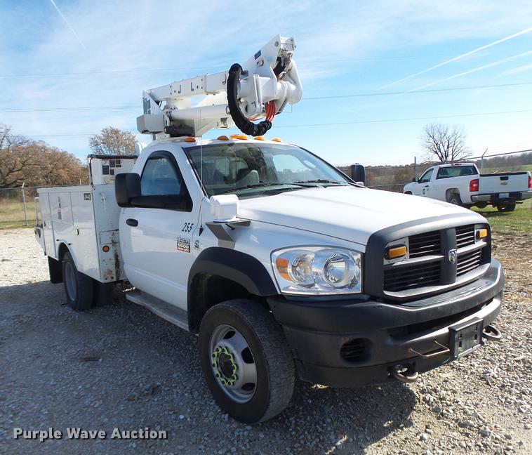 image for item DB5906 2009 Dodge Ram 5500 bucket truck