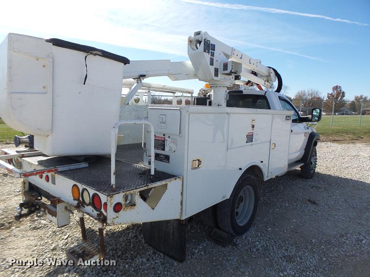 image for item DB5906 2009 Dodge Ram 5500 bucket truck